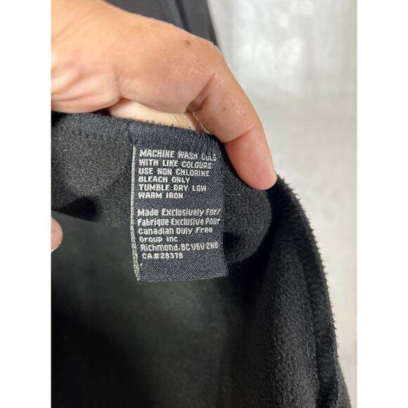 Its Fun To Be Canadian Jacket XXL Black Red Embroidered Canada Spell Out - Picture 10 of 14